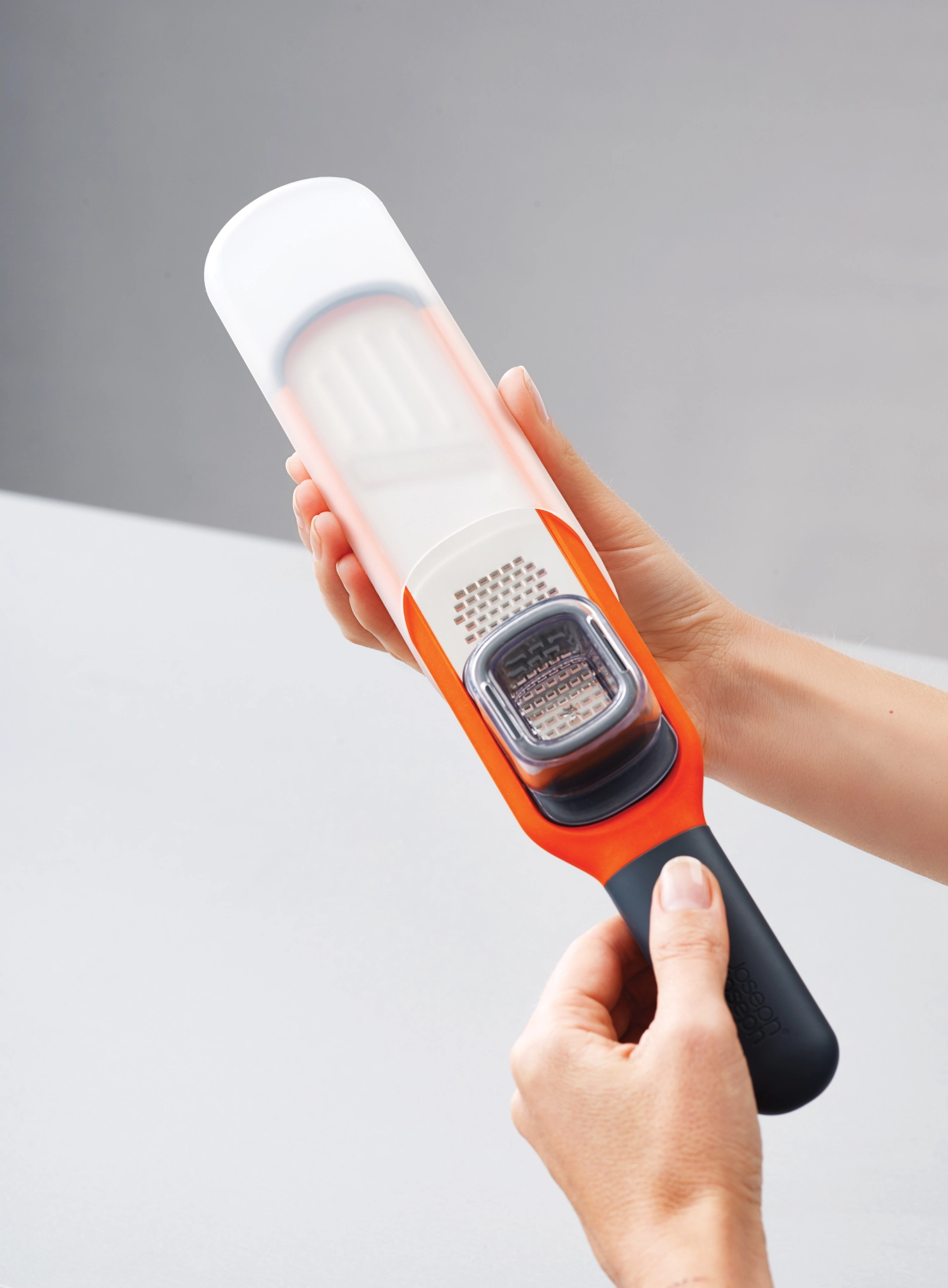 Joseph Joseph Handi-Grate 2-in-1 Mini Reibe2