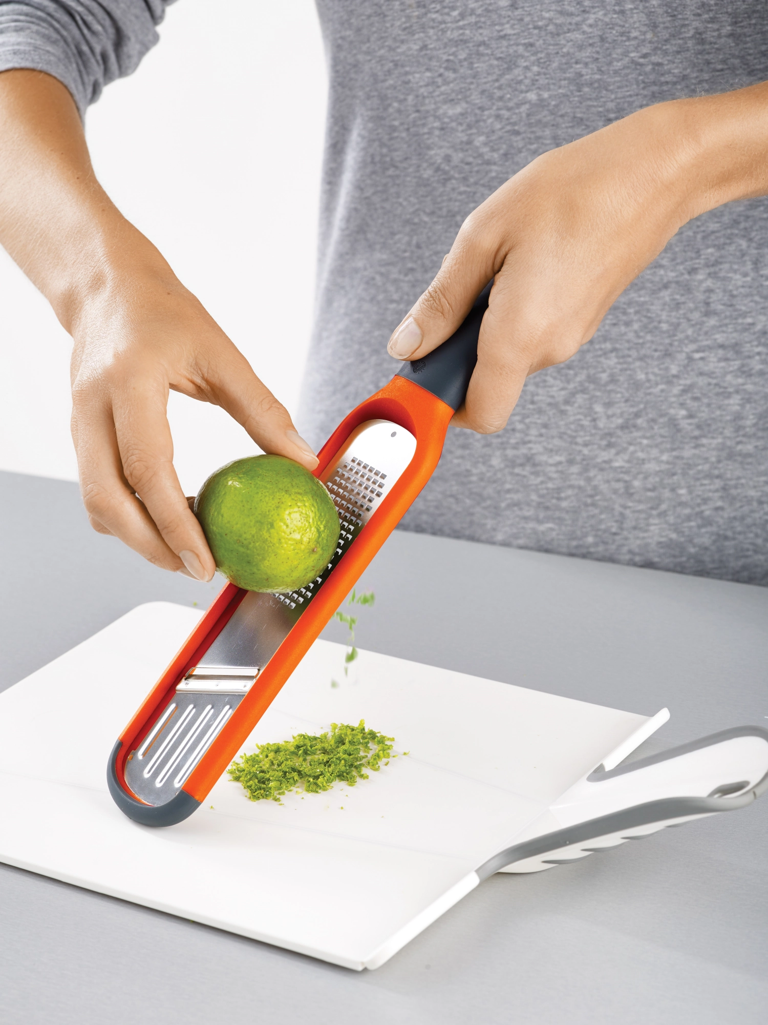 Joseph Joseph Handi-Grate 2-in-1 Mini Reibe5