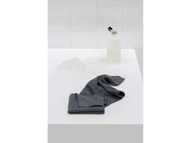 brabantia-mikrofaser-reinigungstuch-2-stueck-dark_02