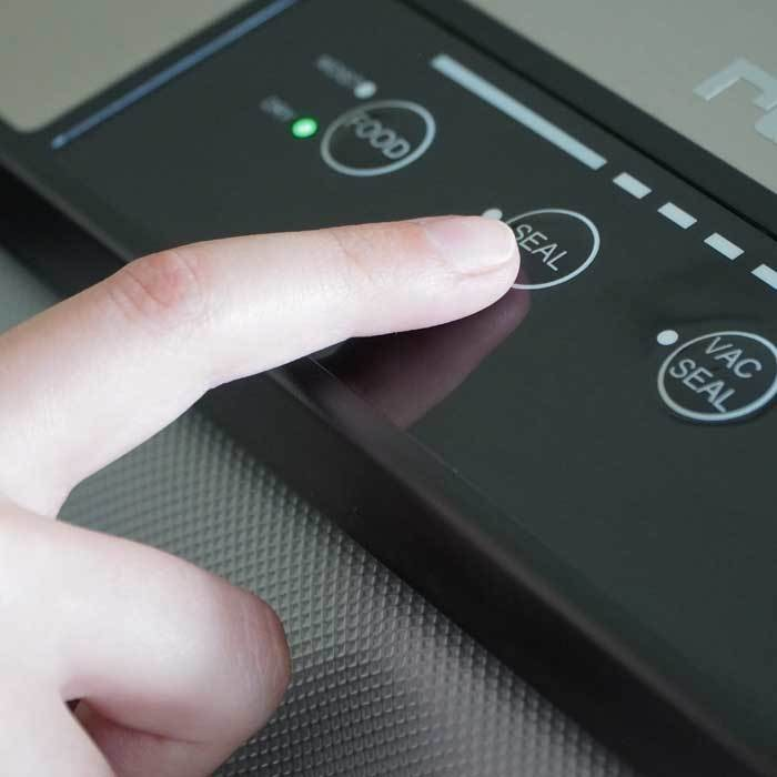 rotel-vakuumiergeraet-u1432ch-inkl-3-rollen_03